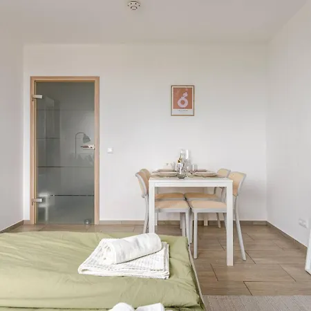 Schoenes Mit Parkplatz & 24h Checkin 2 *