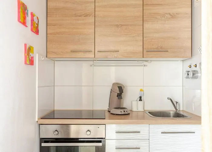 Schoenes Mit Parkplatz & 24h Checkin 2 *