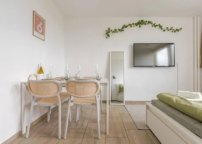 Schoenes Mit Parkplatz & 24h Checkin 2 Apartamento *