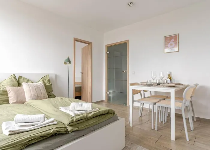 Schoenes Mit Parkplatz & 24h Checkin 2 Apartamento Colónia