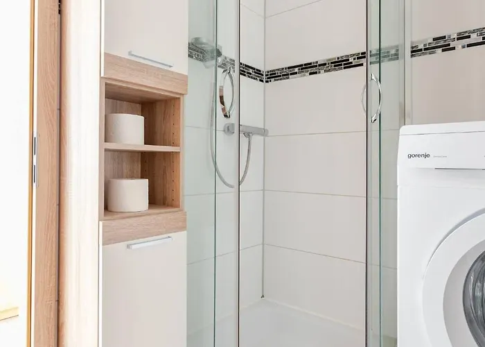 アパート Schoenes Mit Parkplatz & 24h Checkin 2 ケルン