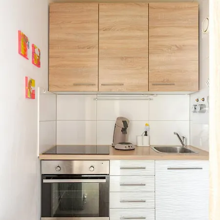 Schoenes Mit Parkplatz & 24h Checkin 2 *