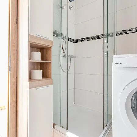 Appartamento Schoenes Mit Parkplatz & 24h Checkin 2 Colonia